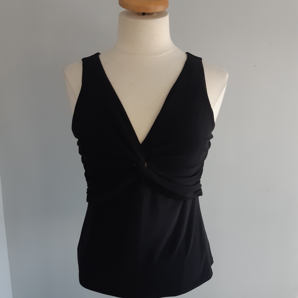 5/10$ Conrad C Women's sleeveless blouse size M